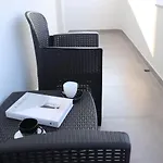 Evergreen Apartment *