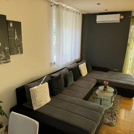 Apartment Evergreen Split